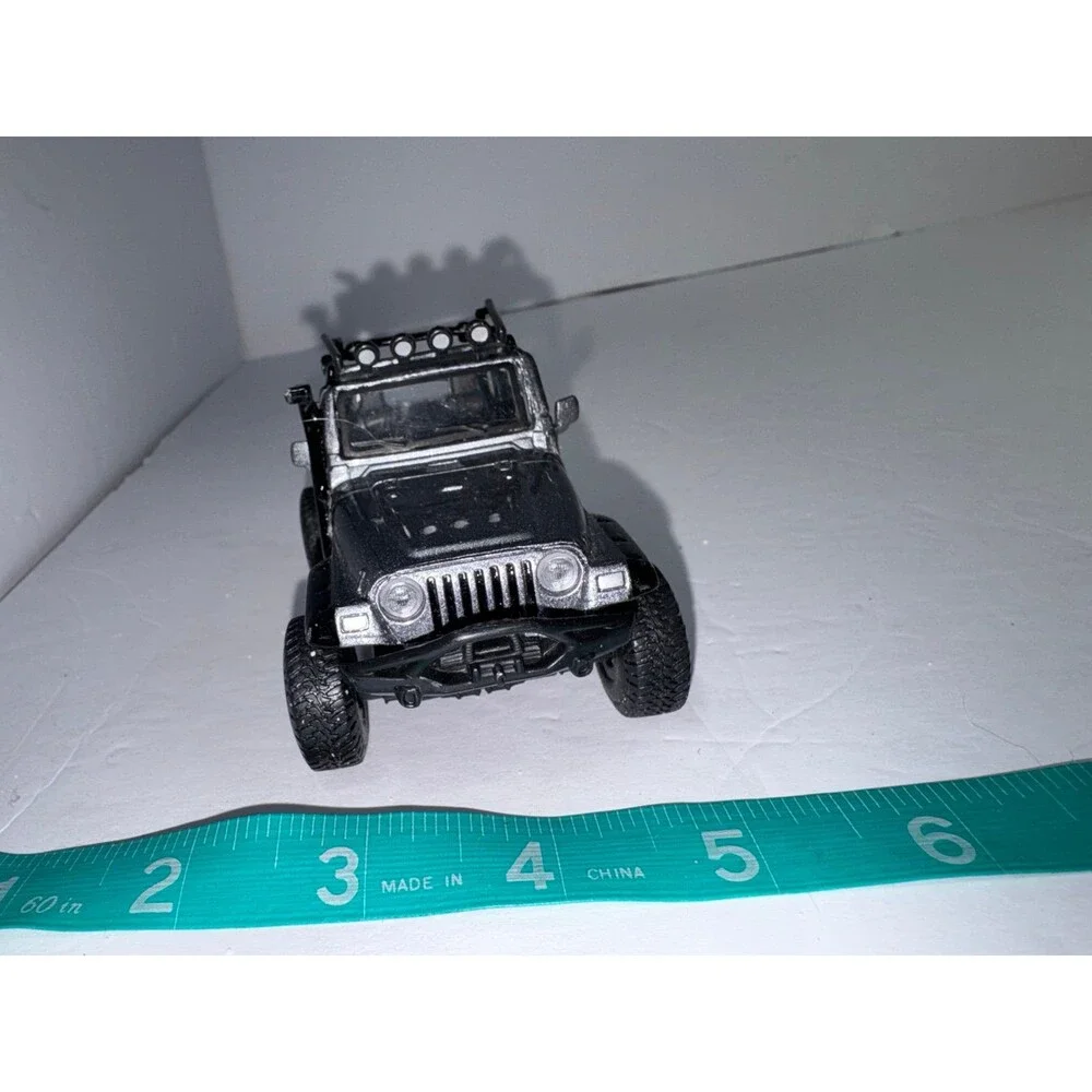 2003 JEEP WRANGLER RUBICON 4x4 SUV LIFTED SILVER DIECAST MODEL BY MAISTO B5